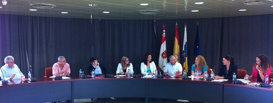 consejeros y consejeras de la FECAI de Medio Ambiente de los siete Cabildos Insulares se han reunido hoy en la sede de la primera Institución Insular de la Isla Colombina