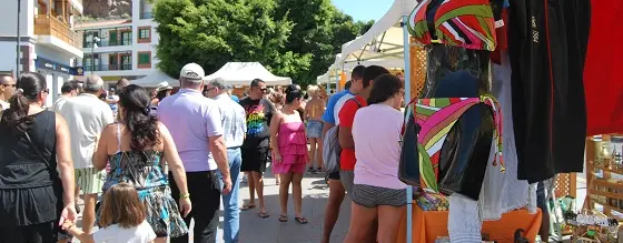 Numeroso público asistió a la Feria Local de Comercio