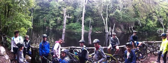  jóvenes de Valle Gran Rey se subieron a las bicicletas de montaña para recorrer parte de nuestra geografía 