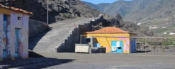 Bar en los pescantes de Hermigua