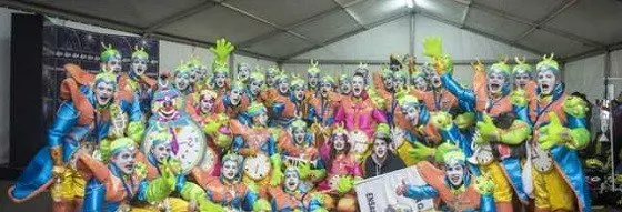 LANZAROTE/10-02-15. 2º dia Concurso murgas del carnaval de Arrecife. Murga Los Ensalitraos. /JAVIER FUENTES.