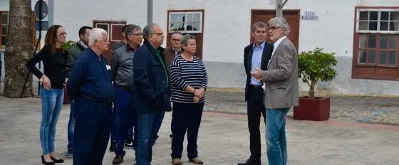 Autoridades en una visita a la Plaza Leoncio Bento