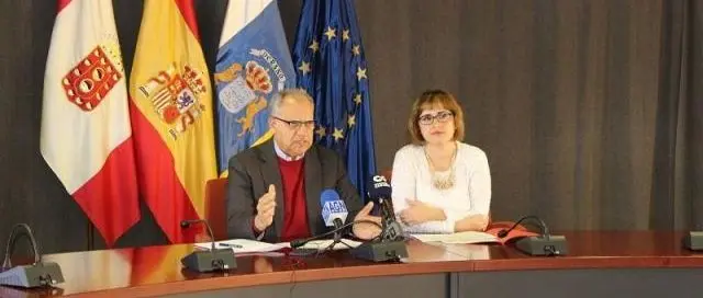 Imagen de archivo de Casimiro Curbelo y Rosa Elena García durante una rueda de prensa