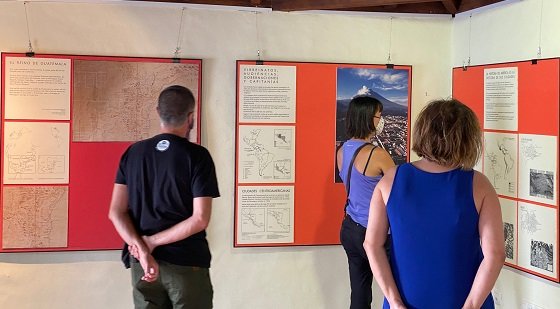 070920 Visitantes de la exposición La Imagen Histórica de Antigua Guatemala del Ciclo Cultural Colombino7