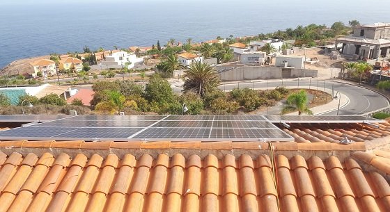 030821 Instalación de paneles fotovoltaicos en la Residencia de Mayores de Alajeró
