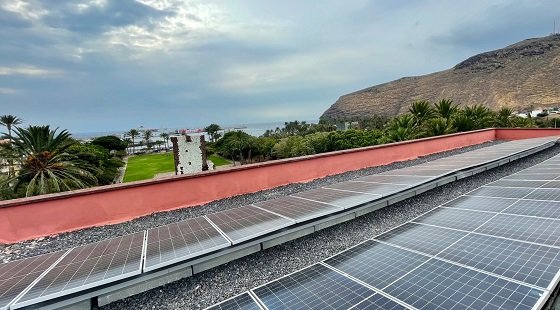 271221 Placas fotovoltaicas en el Cabildo de La Gomera