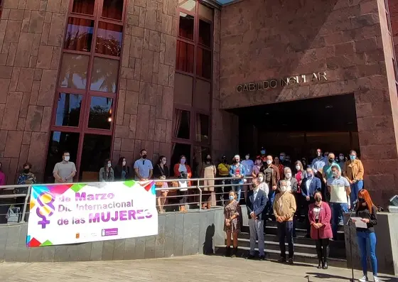 080322 Acto de lectura de la Declaración Institucional con motivo del Día Internacional de la Mujer en el Cabildo de La Gomera