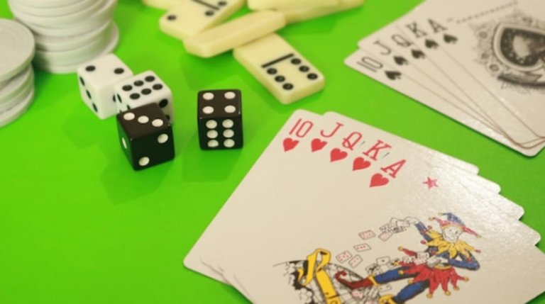 <p> Mitos y falsas creencias sobre cómo ganar en el Blackjack online </p>